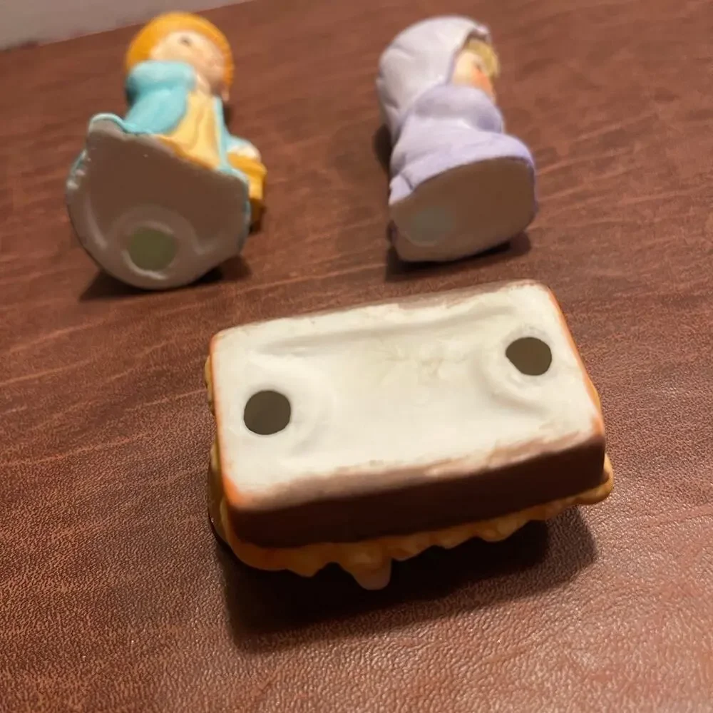 Vintage Enesco nativity set porcelain
